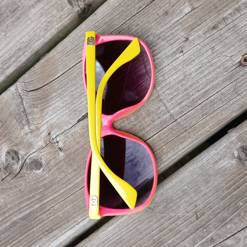 Sunglasses - Picture 3 of 5